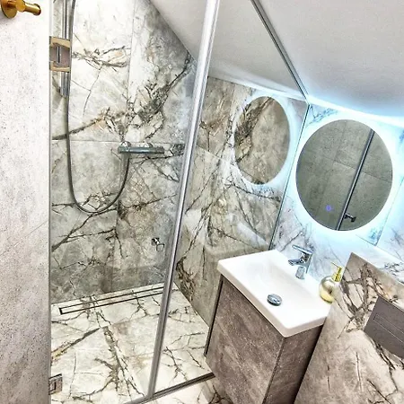 Genys Luxury Apartamentai 1 * Паланга